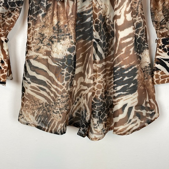 L' Atiste Womens M Animal Print Long Sleeve Belted 1/2 Button Down Lined Romper - Picture 2 of 11
